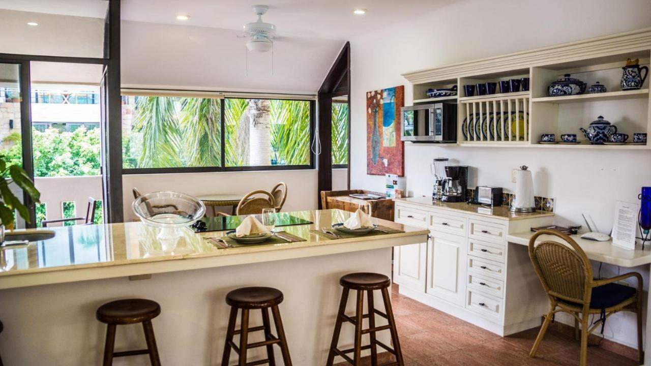 Royal Palms 6