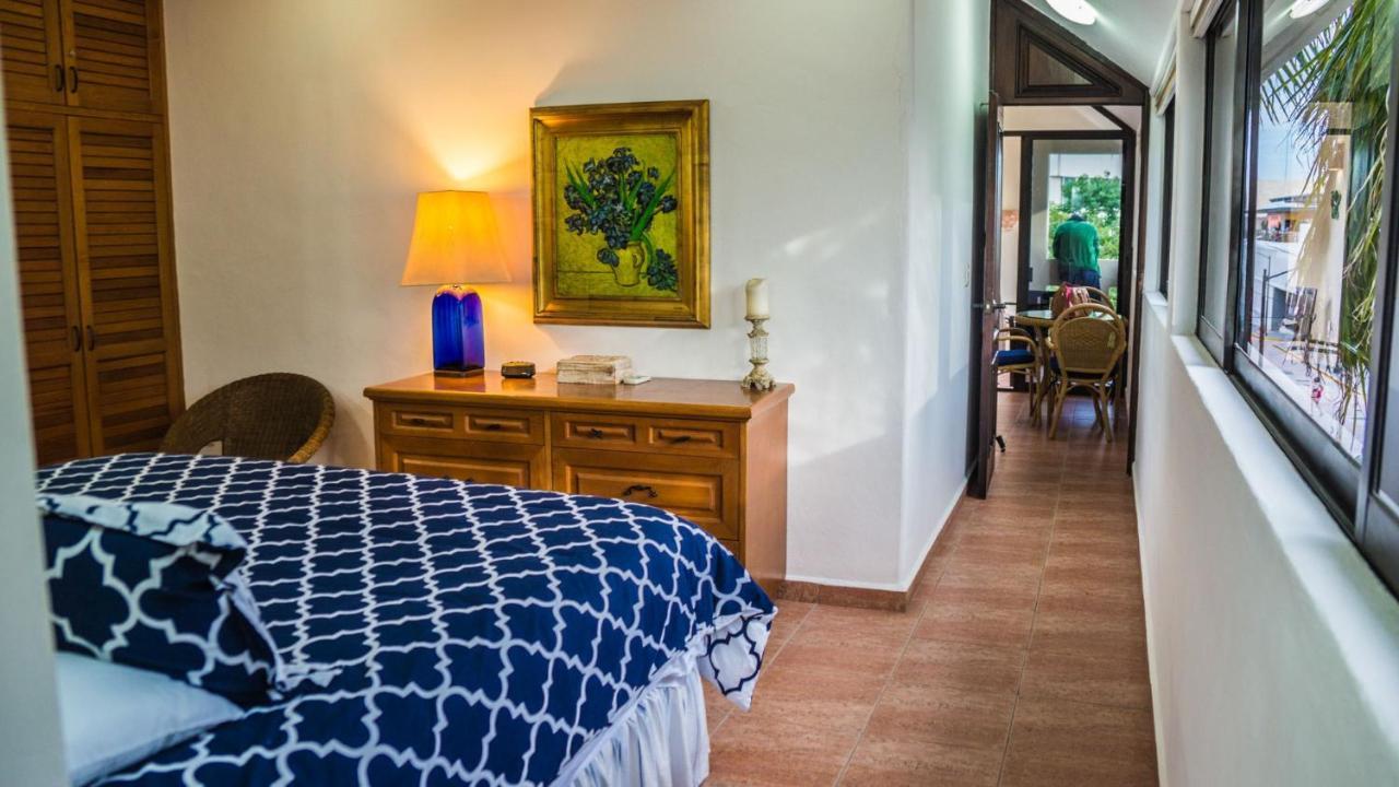 Royal Palms 6