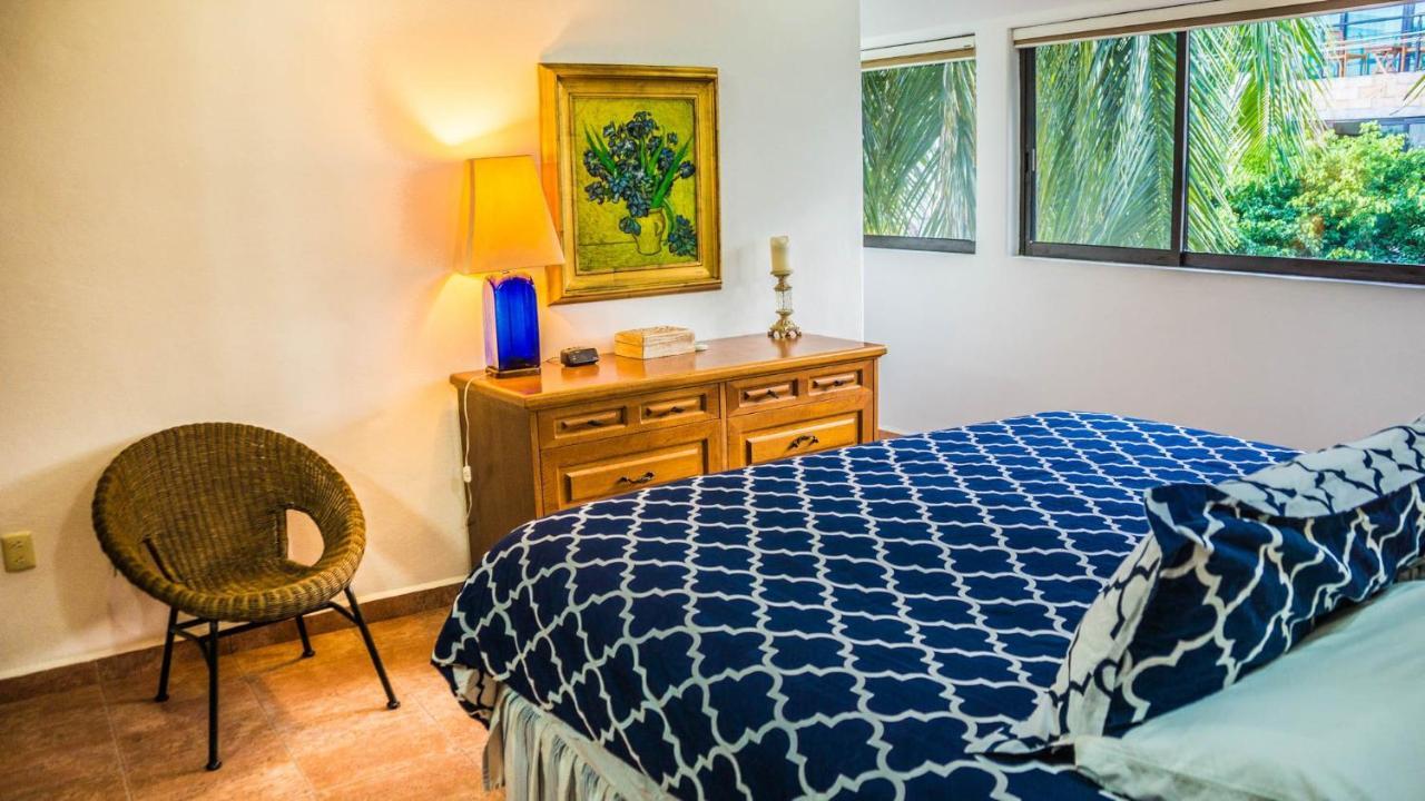 Royal Palms 6 *